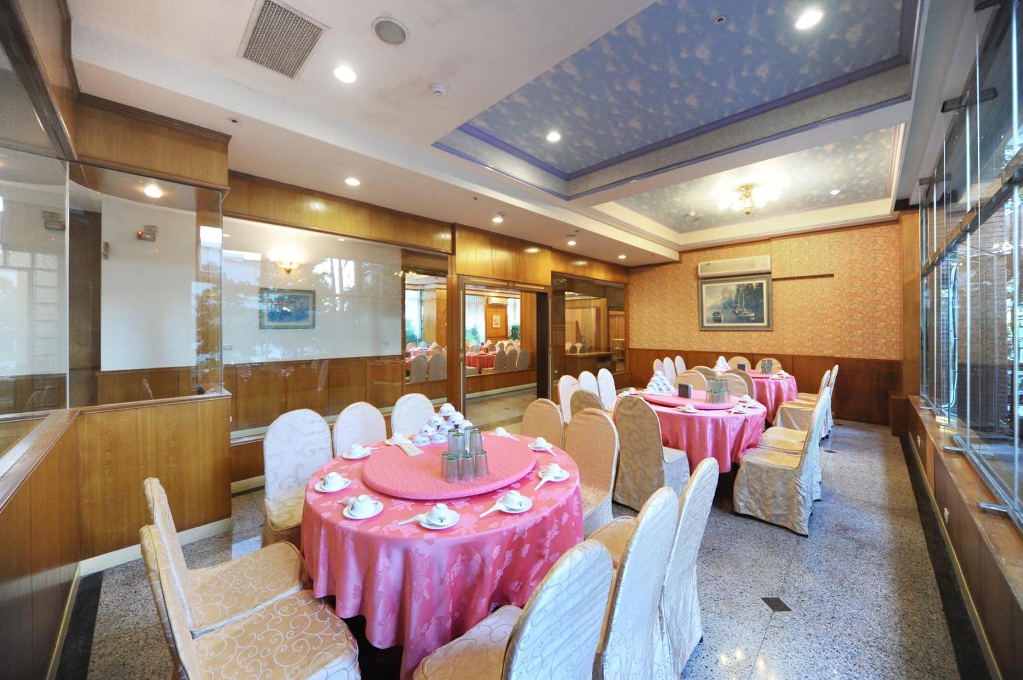 Kenting Holiday Hotel Hengchun Exterior photo