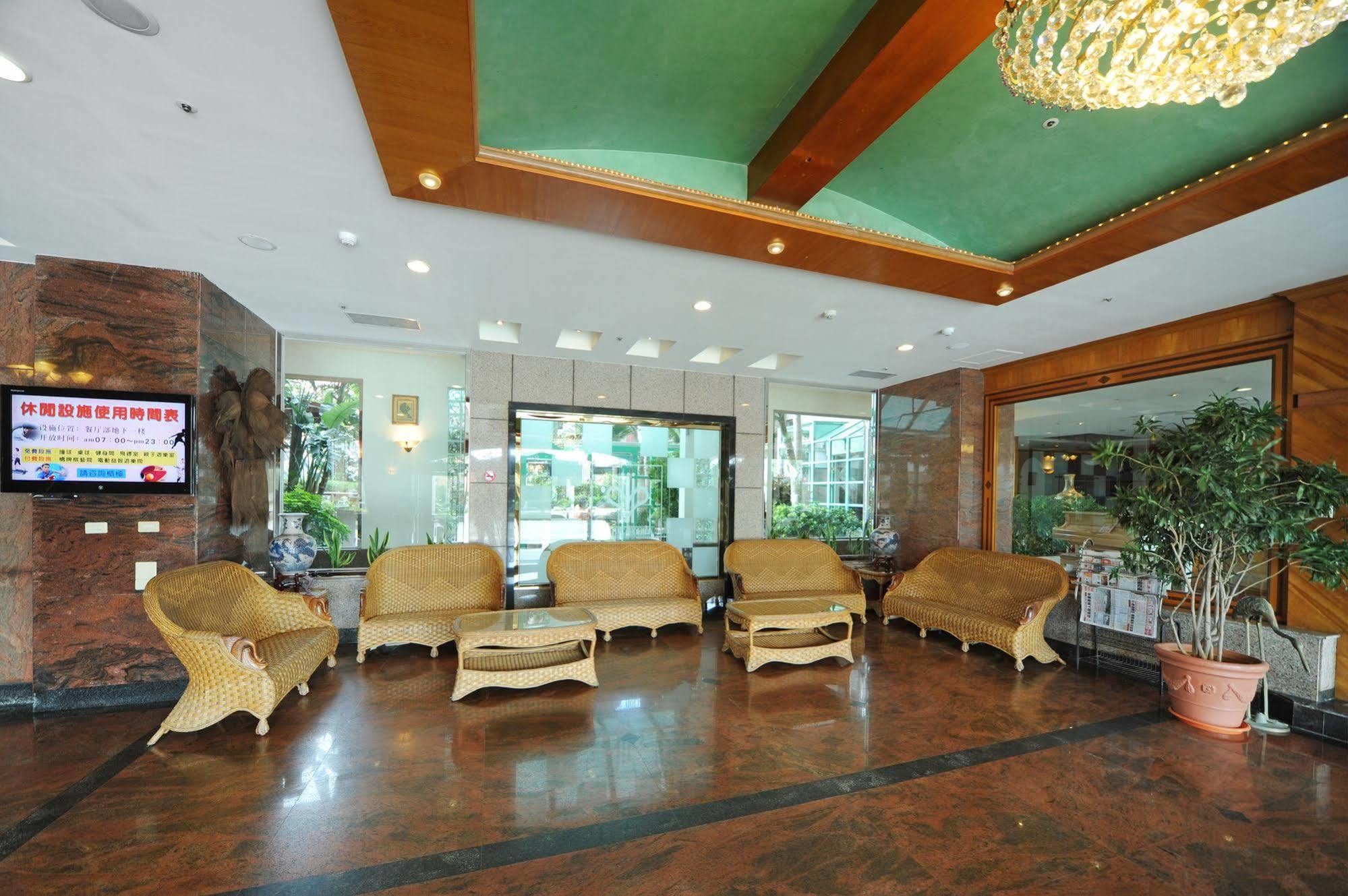 Kenting Holiday Hotel Hengchun Exterior photo