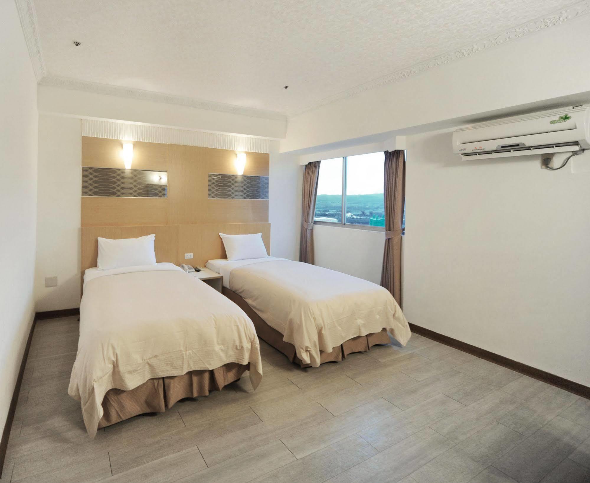 Kenting Holiday Hotel Hengchun Exterior photo