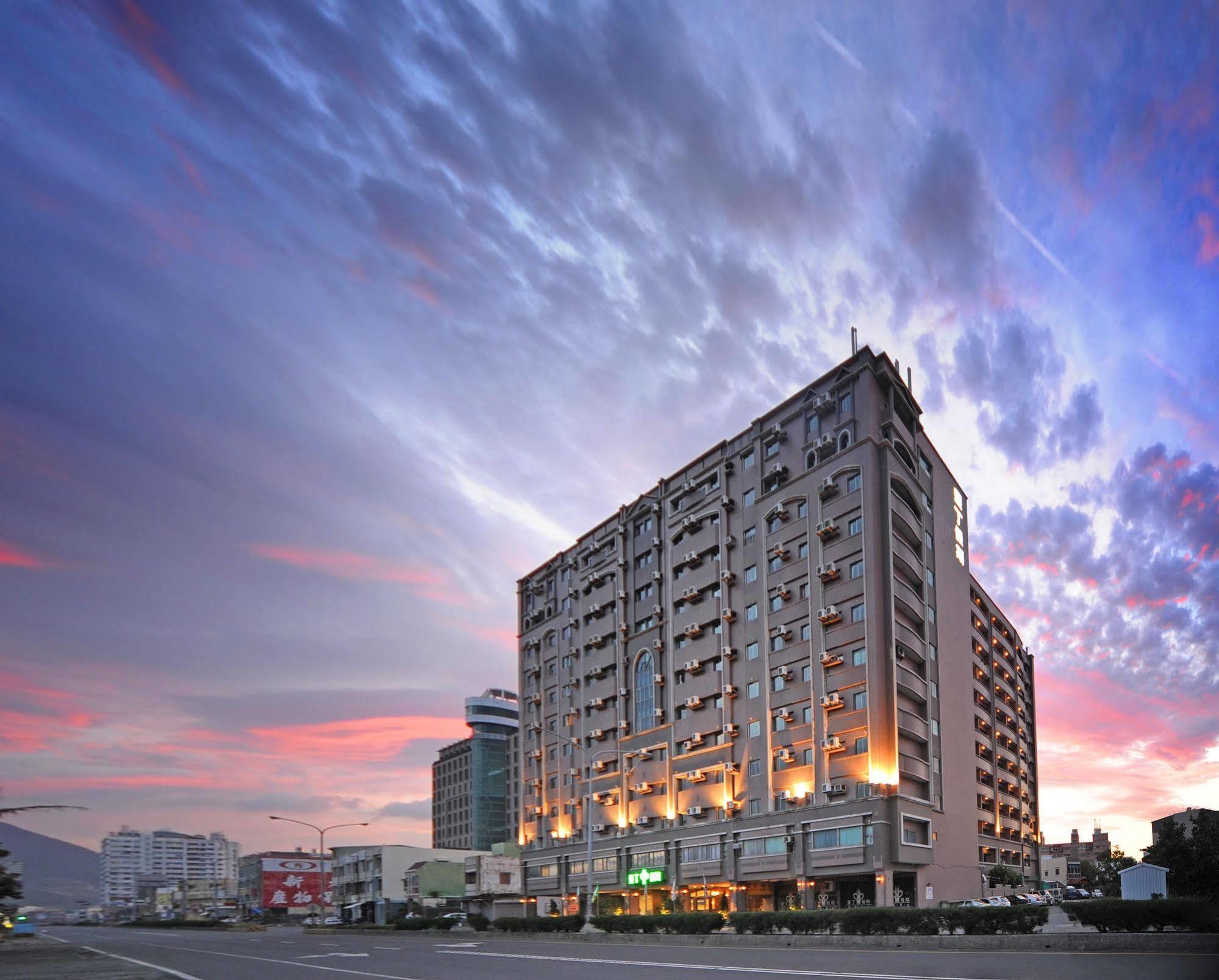 Kenting Holiday Hotel Hengchun Exterior photo