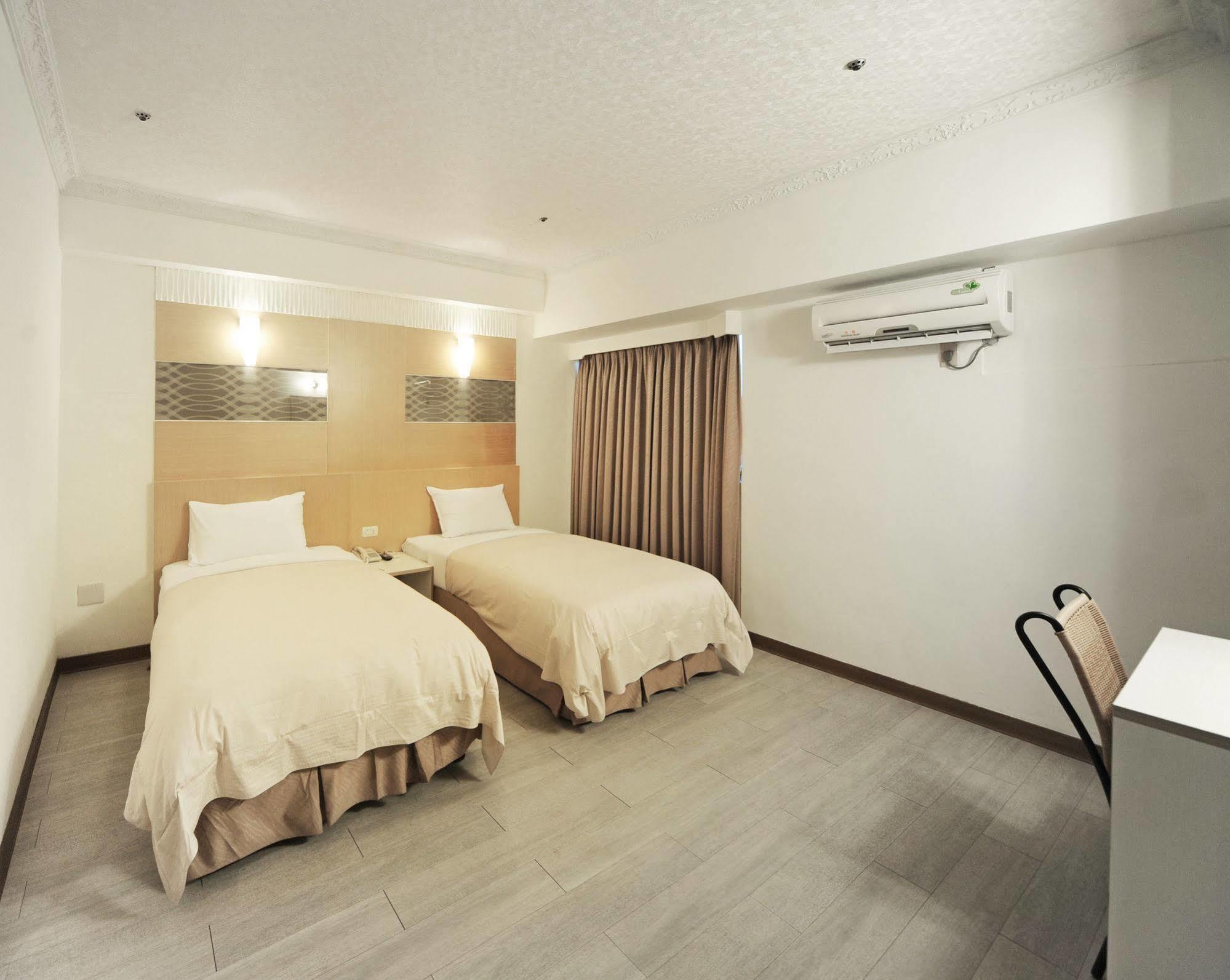 Kenting Holiday Hotel Hengchun Exterior photo